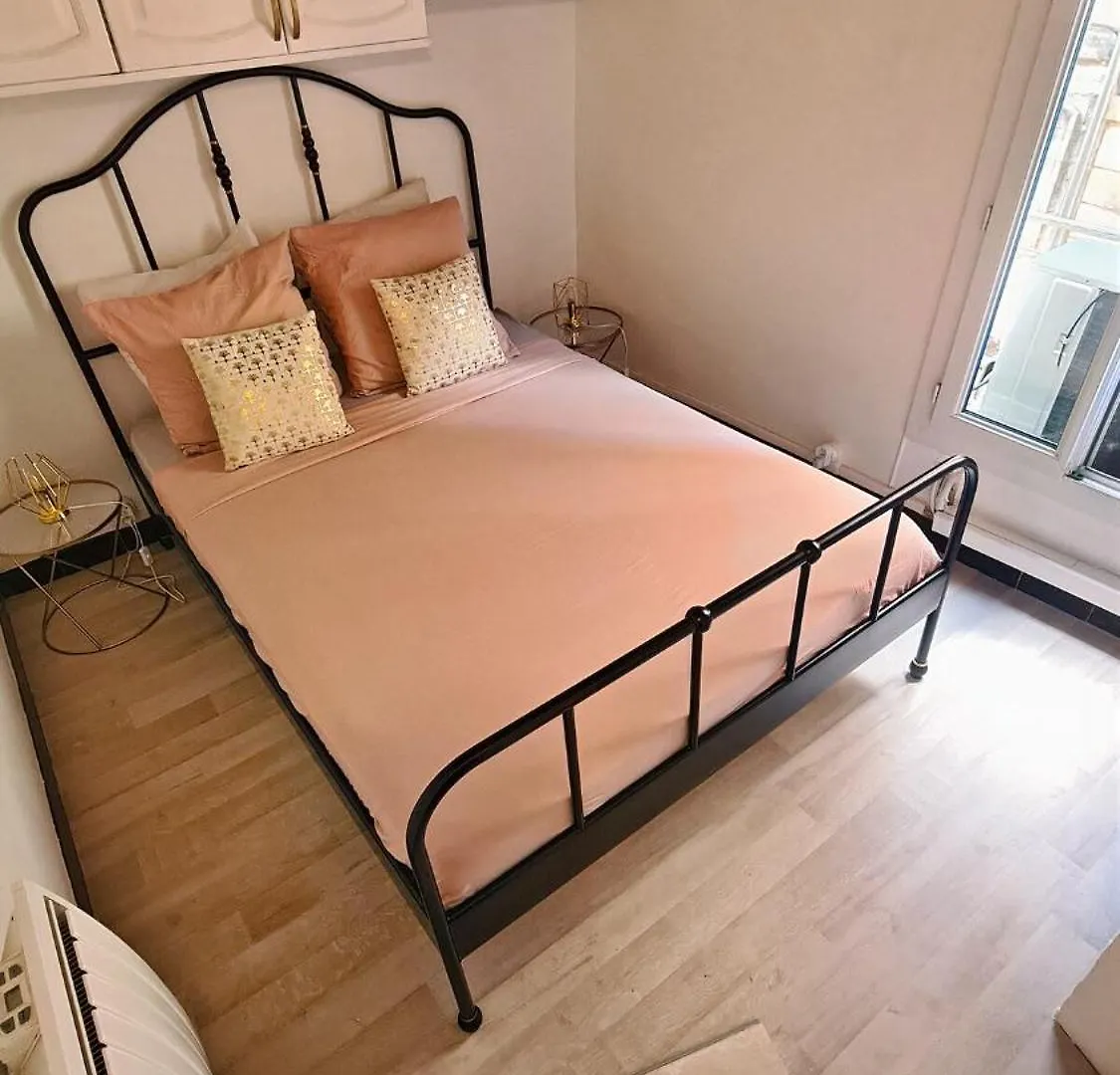 Apartmán Le 13 Chic - T3 Climatise Dans Le Coeur Historique Avignon 0*,  Francie